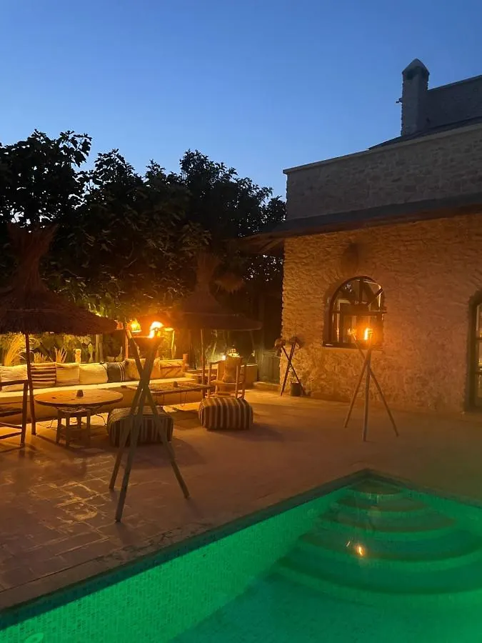 Vendégház Maison La Chevre Hotel Szavíra