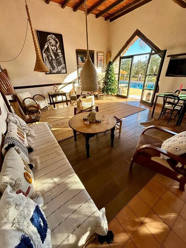 Maison La Chevre Hotel Szavíra Vendégház