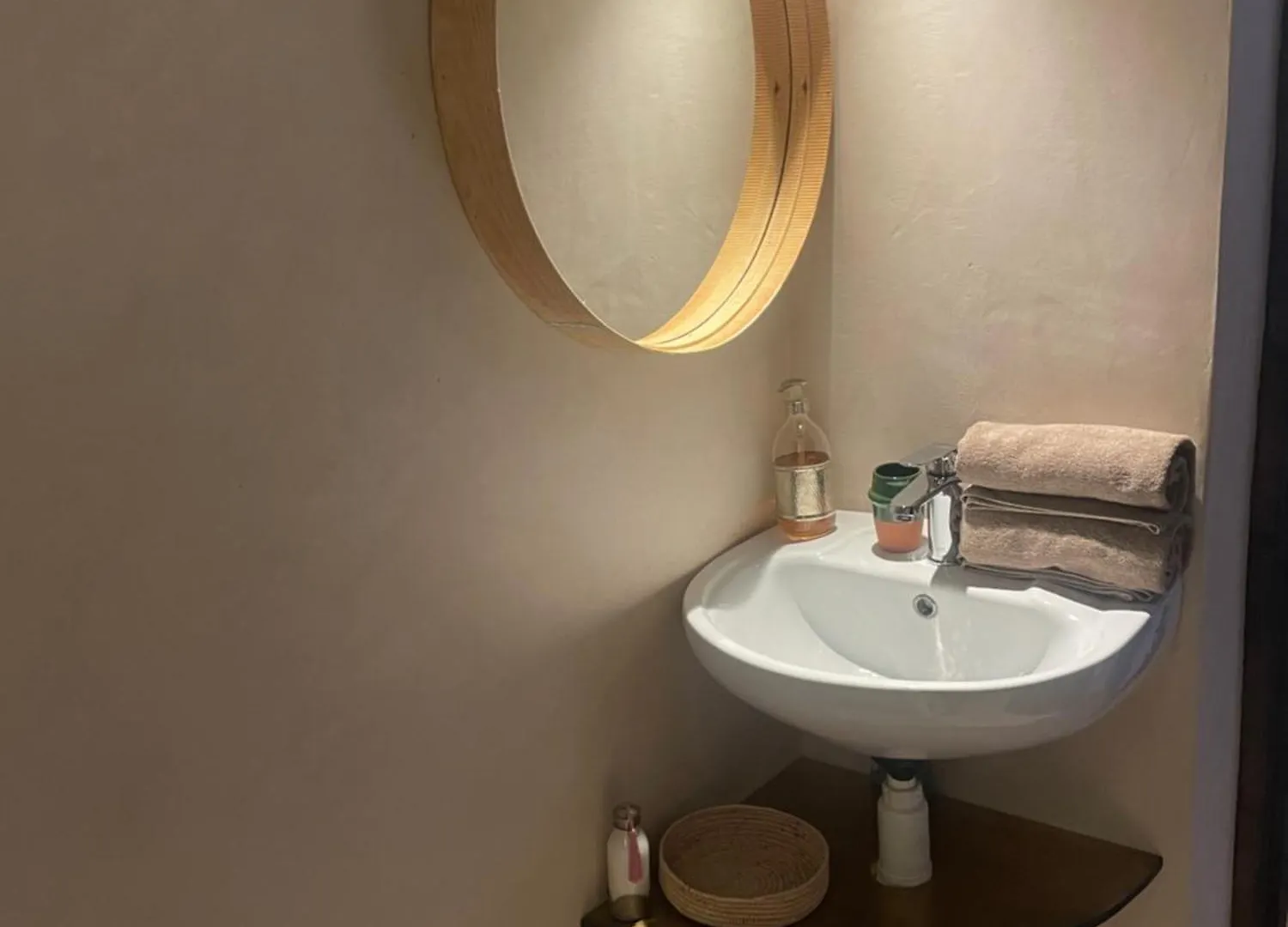 Maison La Chevre Hotel Szavíra